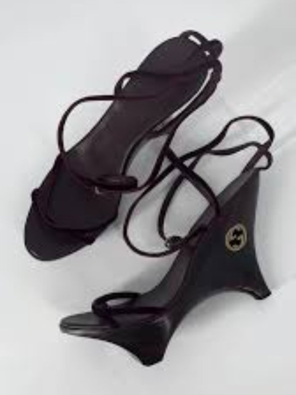 IN SEARCH OF GUCCI BY TOM FORD GEISHA WEDGE